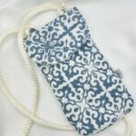 Χειροποίητο Τσαντάκι Κινητού “BLUE WHITE”